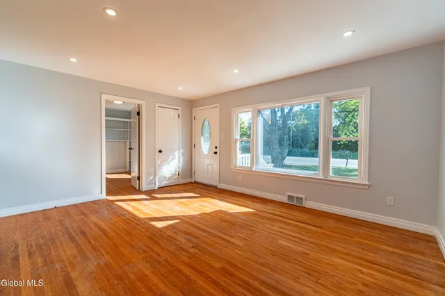 $375,000 | 2313 Balltown Road, Niskayuna, NY 12309