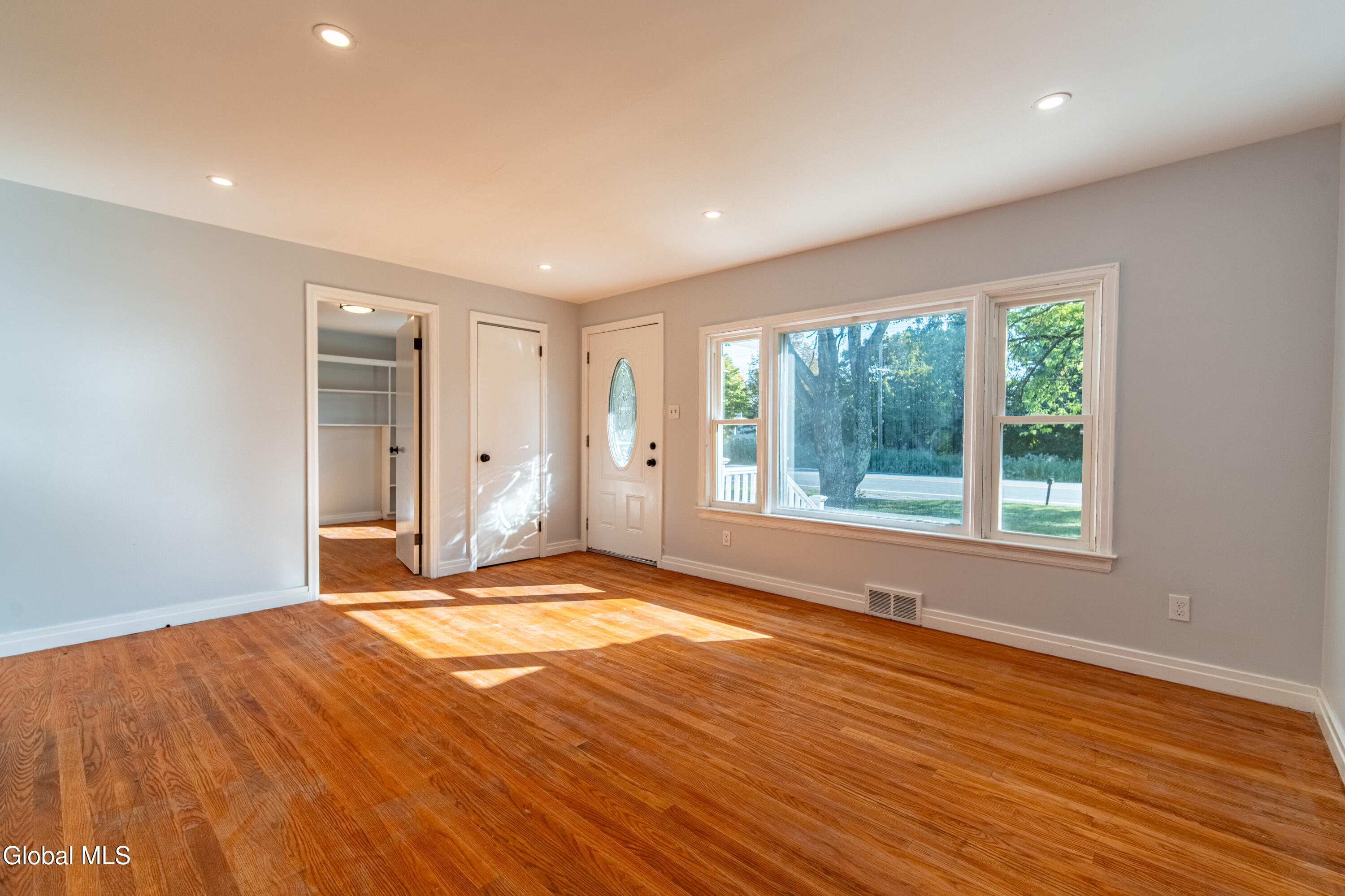 2313 Balltown Road Niskayuna, NY 12309 - Photo 9 of 35 2313 Balltown Rd