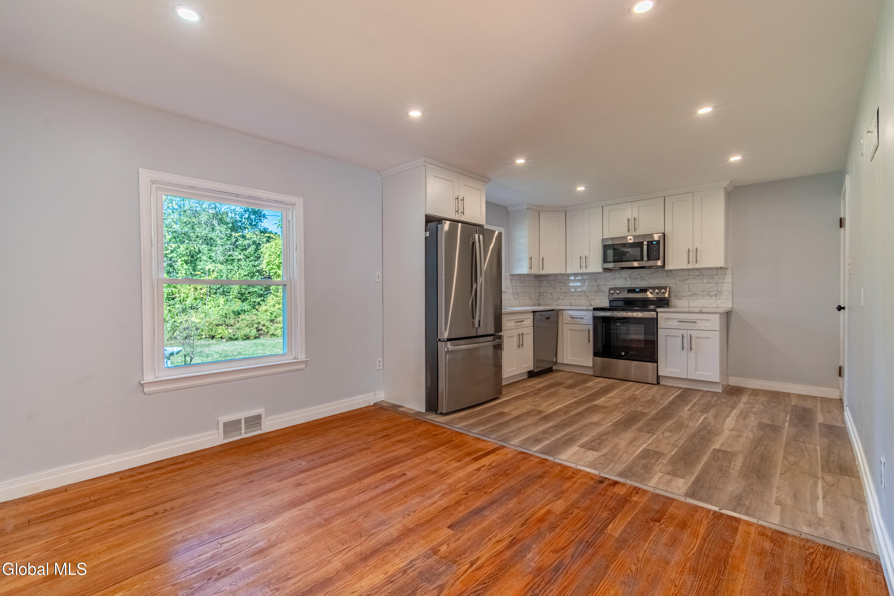 2313 Balltown Road Niskayuna, NY 12309 - Photo 10 of 35 2313 Balltown Rd