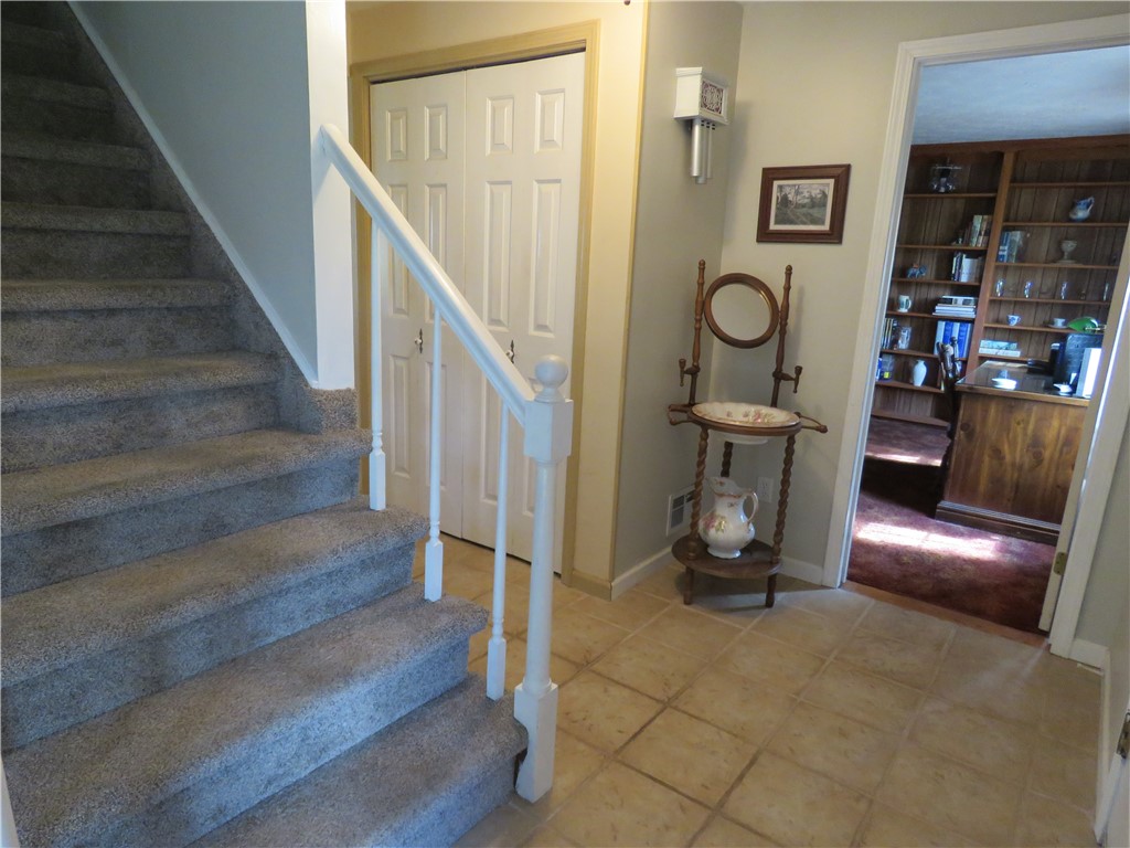 6 Maplegrove Drive Ogden, NY 14428 - Photo 2 of 41