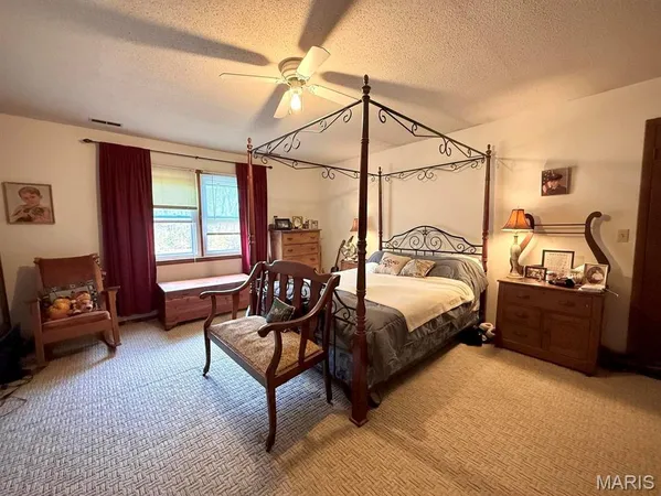 $299,900 | 411 Craig Lane, Raymondville, MO 65555