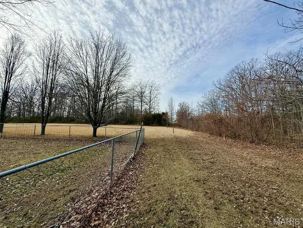 $299,900 | 411 Craig Lane, Raymondville, MO 65555