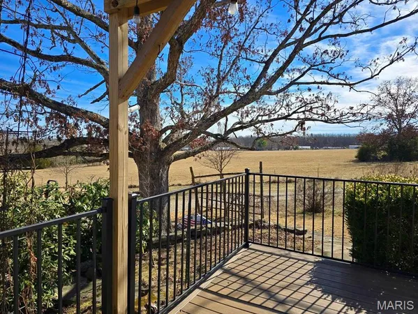 $299,900 | 411 Craig Lane, Raymondville, MO 65555