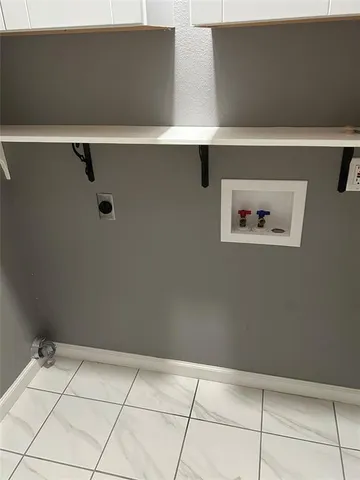 a view of utility room