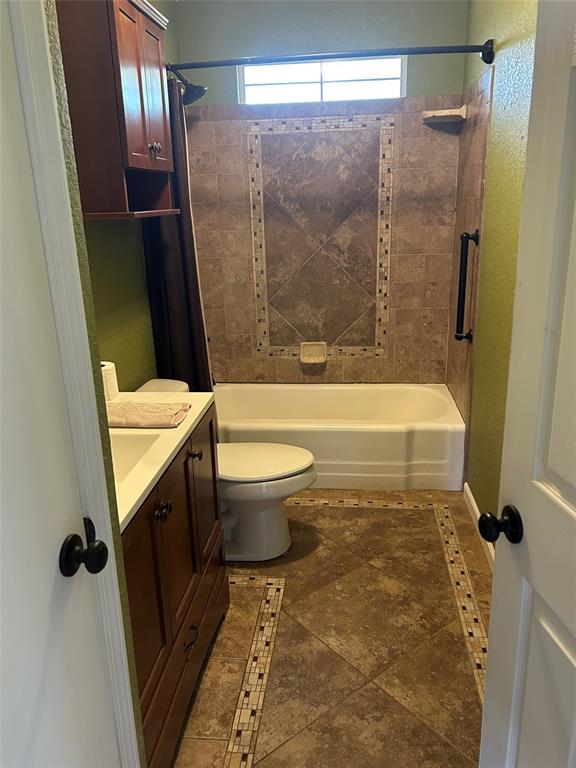 401 South Ave H Olney, TX 76374 - Photo 22 of 22 a bathroom with a bathtub and shower