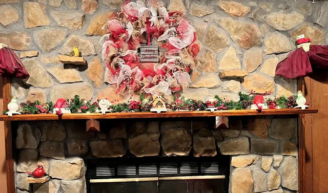 a view of entryway with outdoor area