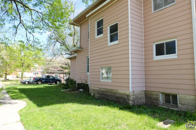 $105,000 | 628 State Street, Emporia, KS 66801