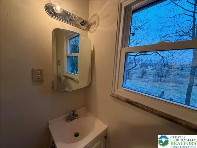 $1,800 | 1199 Eagle Street, Lower Macungie Township, PA 18106