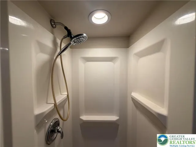 $1,800 | 1199 Eagle Street, Lower Macungie Township, PA 18106