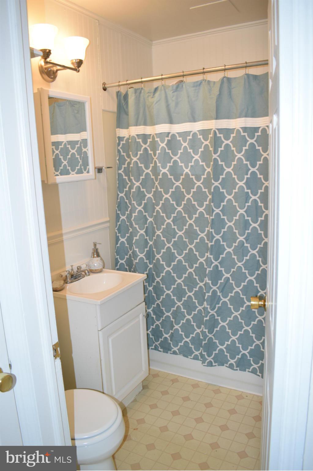 1805 Willow Spring Road Baltimore, MD 21222 - Photo 18 of 30 Bath