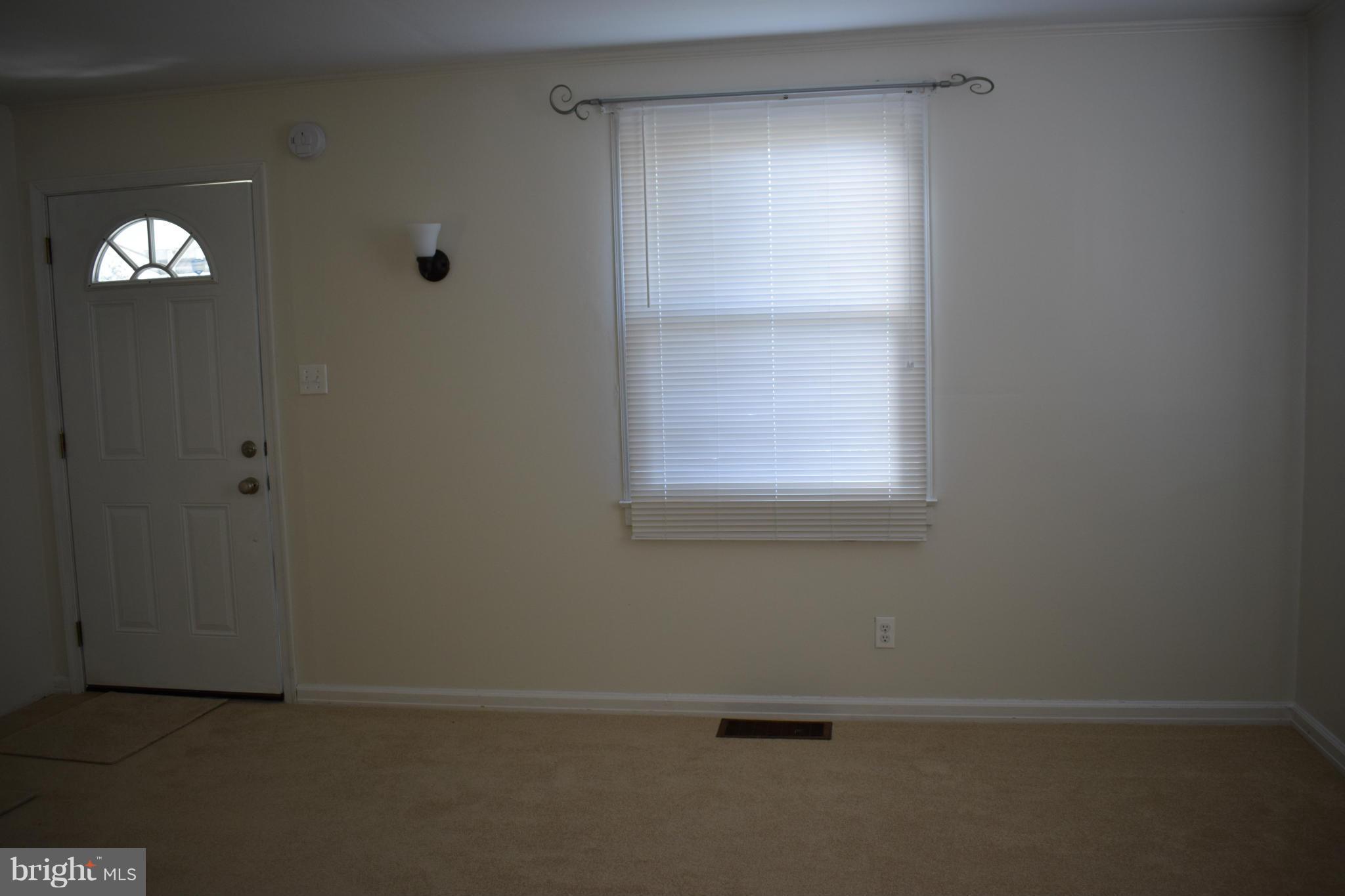 1805 Willow Spring Road Baltimore, MD 21222 - Photo 4 of 30 Living Room