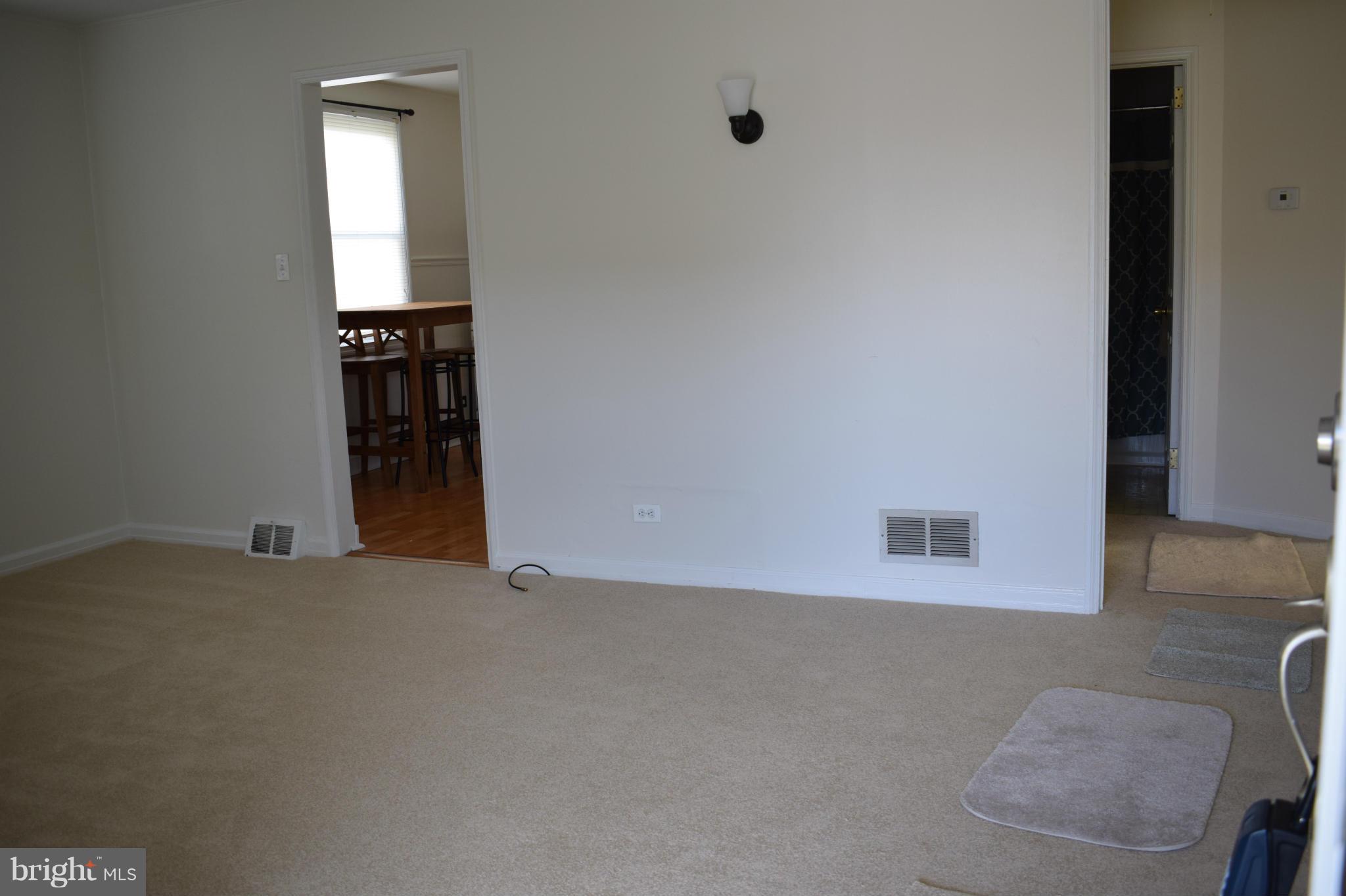 1805 Willow Spring Road Baltimore, MD 21222 - Photo 6 of 30 Living Room