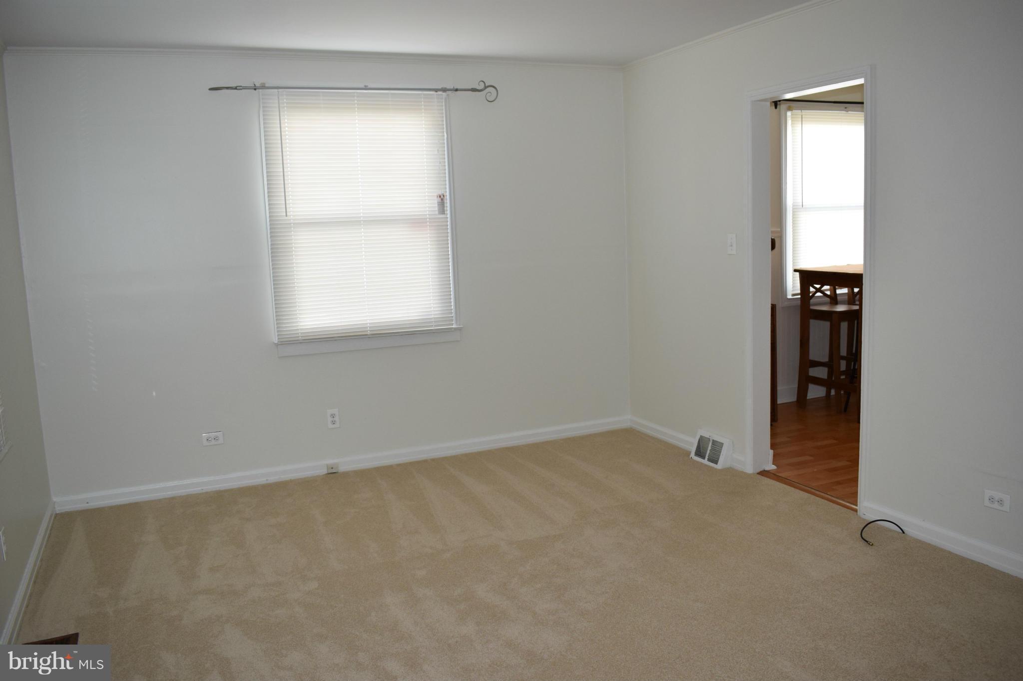 1805 Willow Spring Road Baltimore, MD 21222 - Photo 7 of 30 Living Room