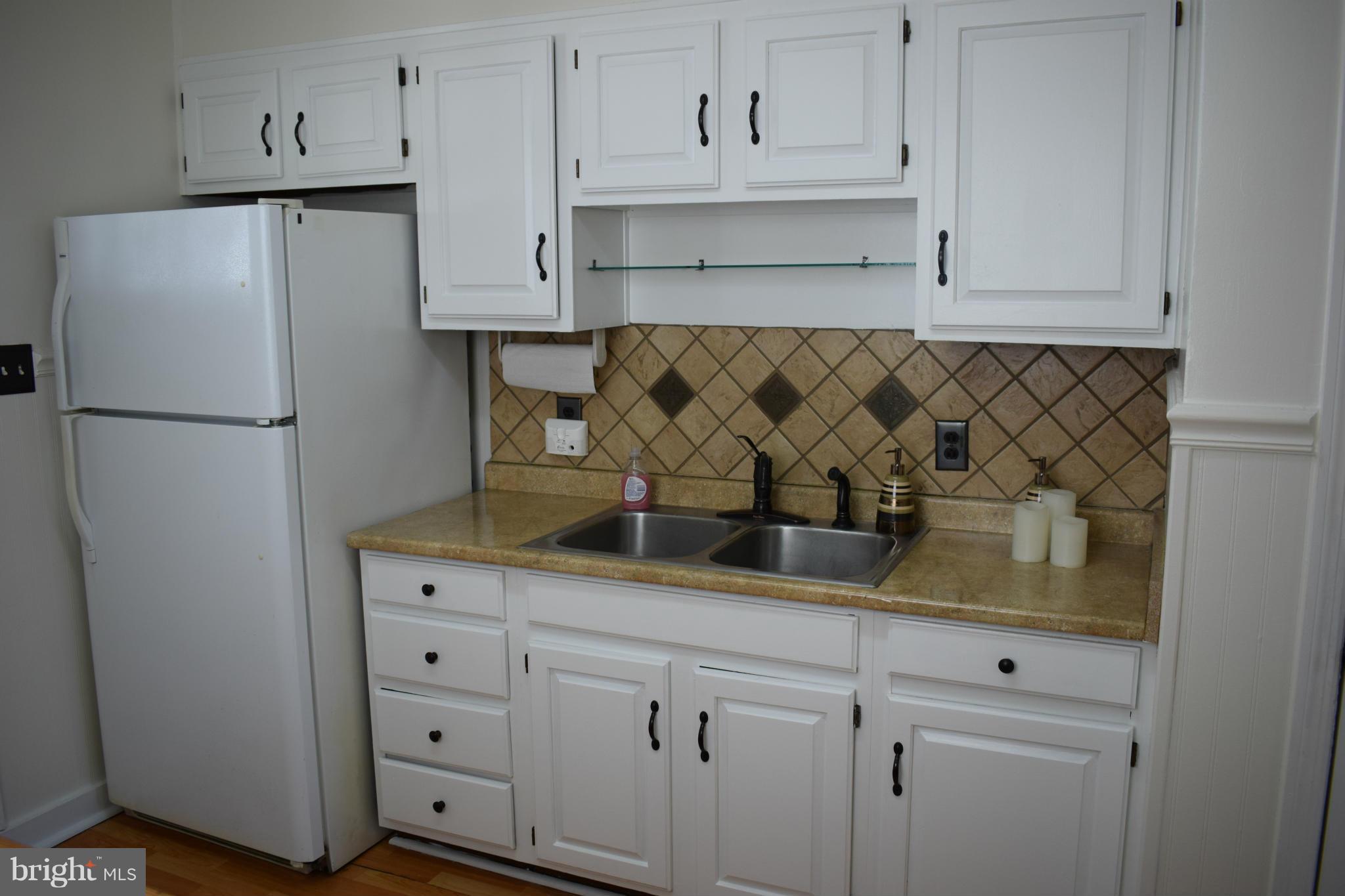 1805 Willow Spring Road Baltimore, MD 21222 - Photo 10 of 30 Kitchen