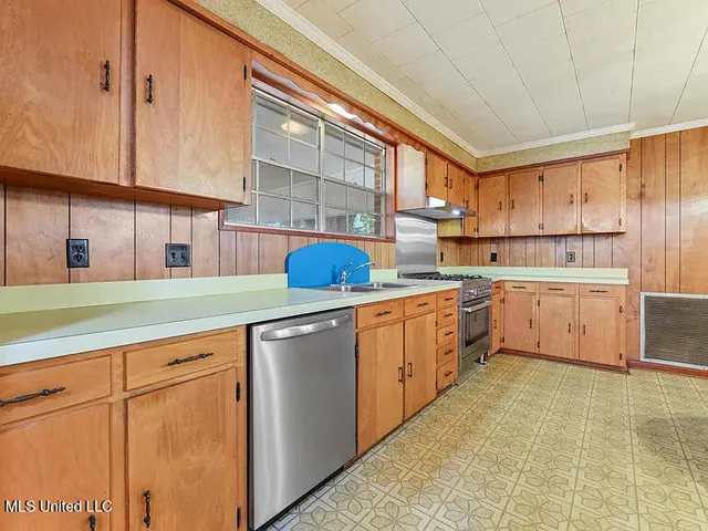 $1,900 | 1085 Cherokee Street, Biloxi, MS 39530