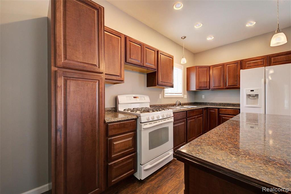 503 East Clinton Street Howell, MI 48843 - Photo 9 of 58