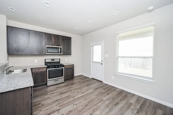 $2,000 | 2710 Hoffman Lane, Conroe, TX 77304