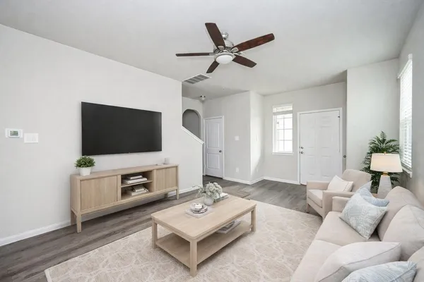 $2,000 | 2710 Hoffman Lane, Conroe, TX 77304