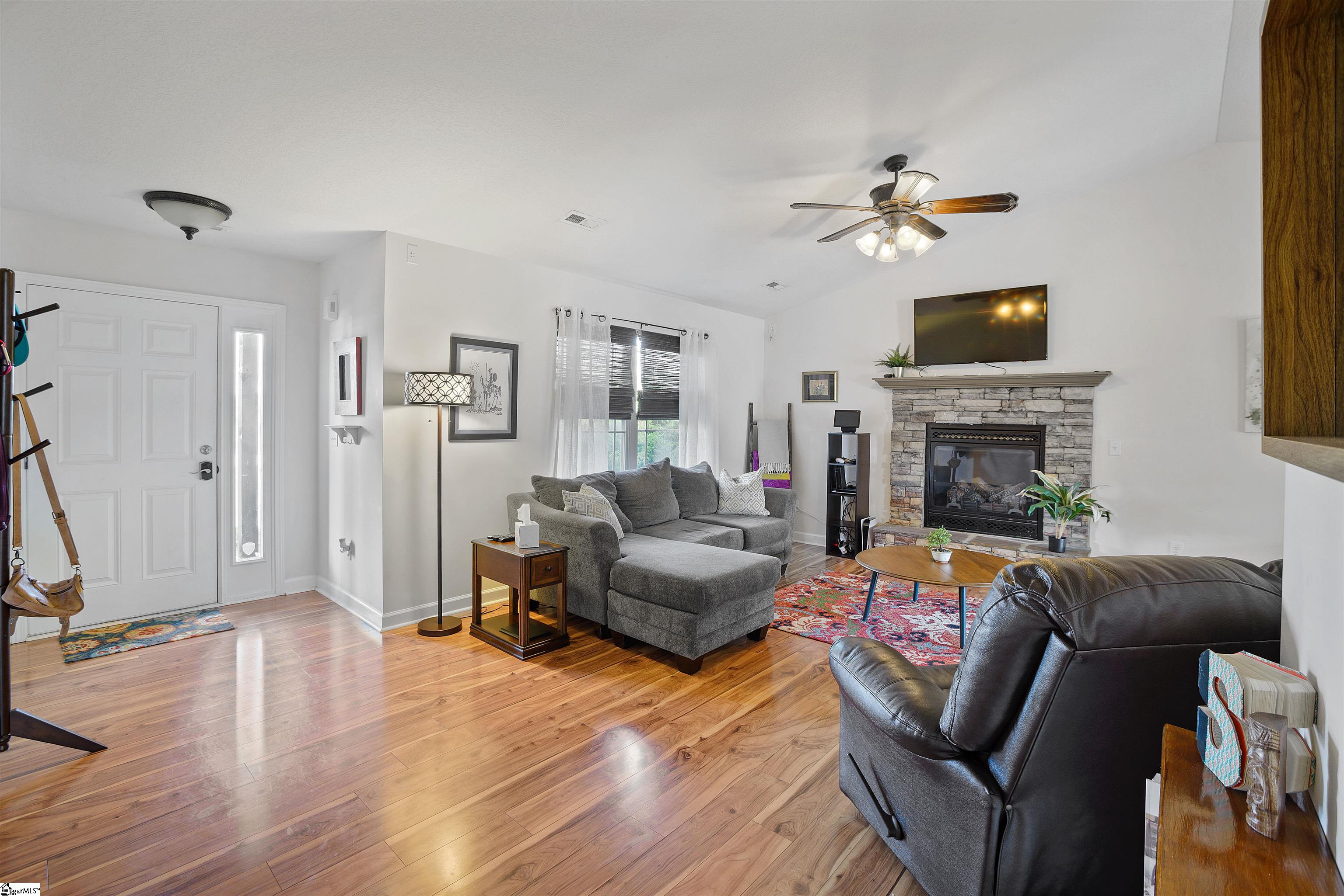 812 East Darby Road Taylors, SC 29687 - Photo 3 of 15 Gallery Image 3