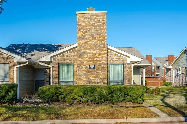 $2,100 | 1809 Spring Creek Parkway, Unit C2, Plano, TX 75023