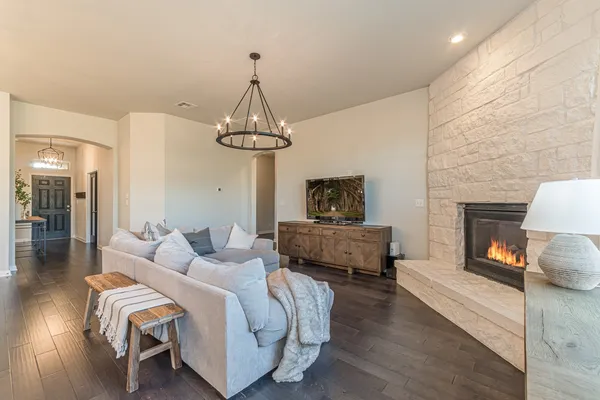 $2,200 | 2745 Ridge Forest Drive, New Braunfels, TX 78130