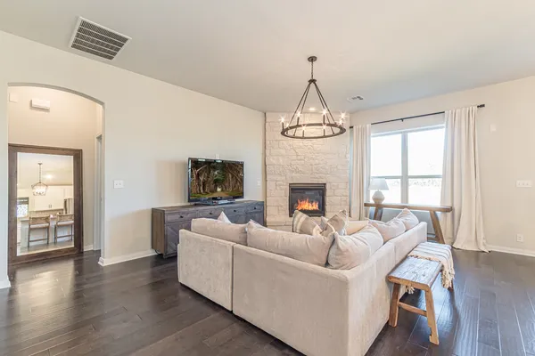 $2,200 | 2745 Ridge Forest Drive, New Braunfels, TX 78130