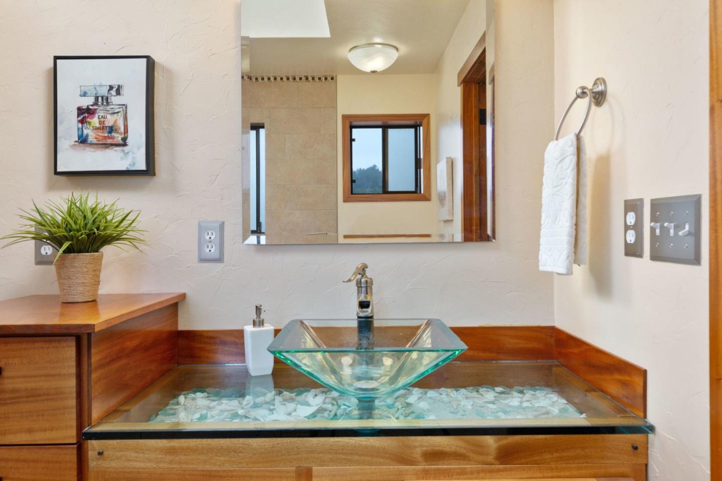 2060 Sparrow Valley Road Aptos, CA 95003 - Photo 24 of 45 a view of a living room