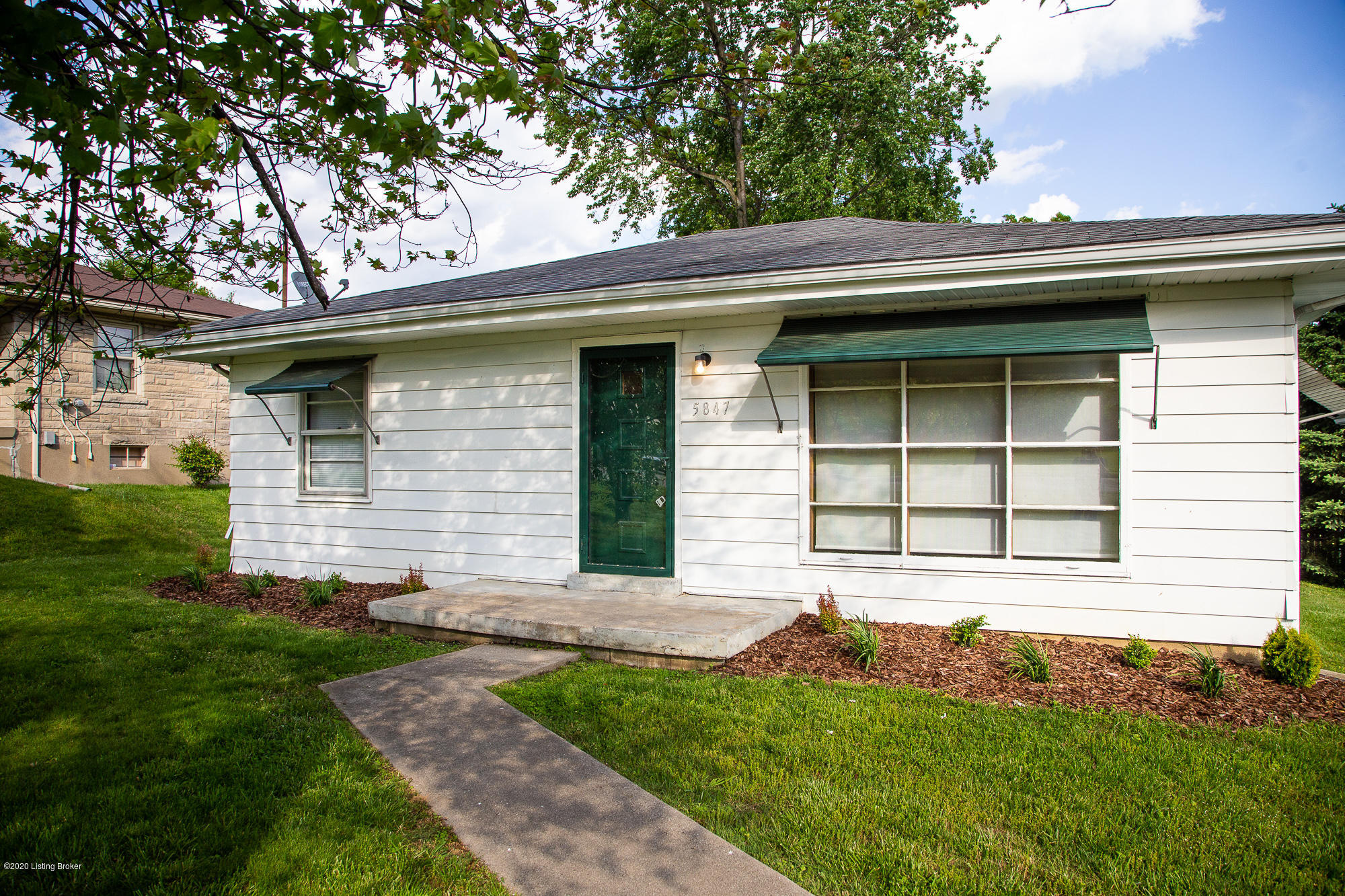 5847 New Cut Road Louisville, KY 40214 - Photo 1 of 39 Front