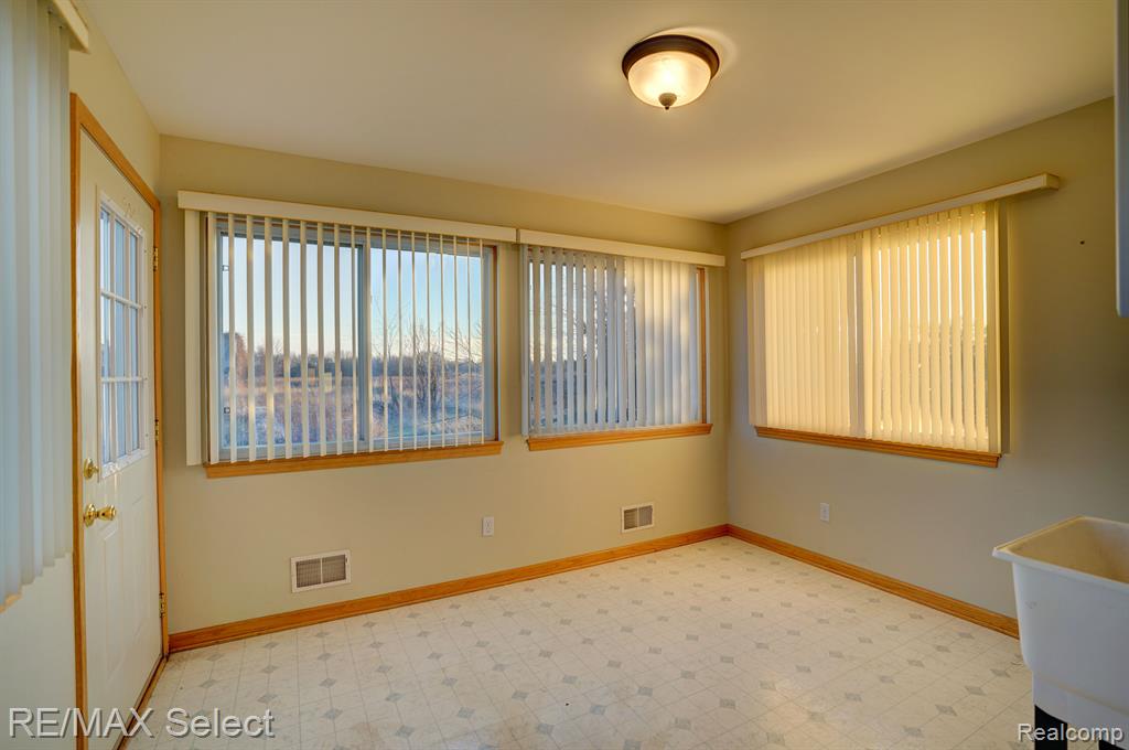 5359 Kelly Road Flint, MI 48504 - Photo 25 of 41