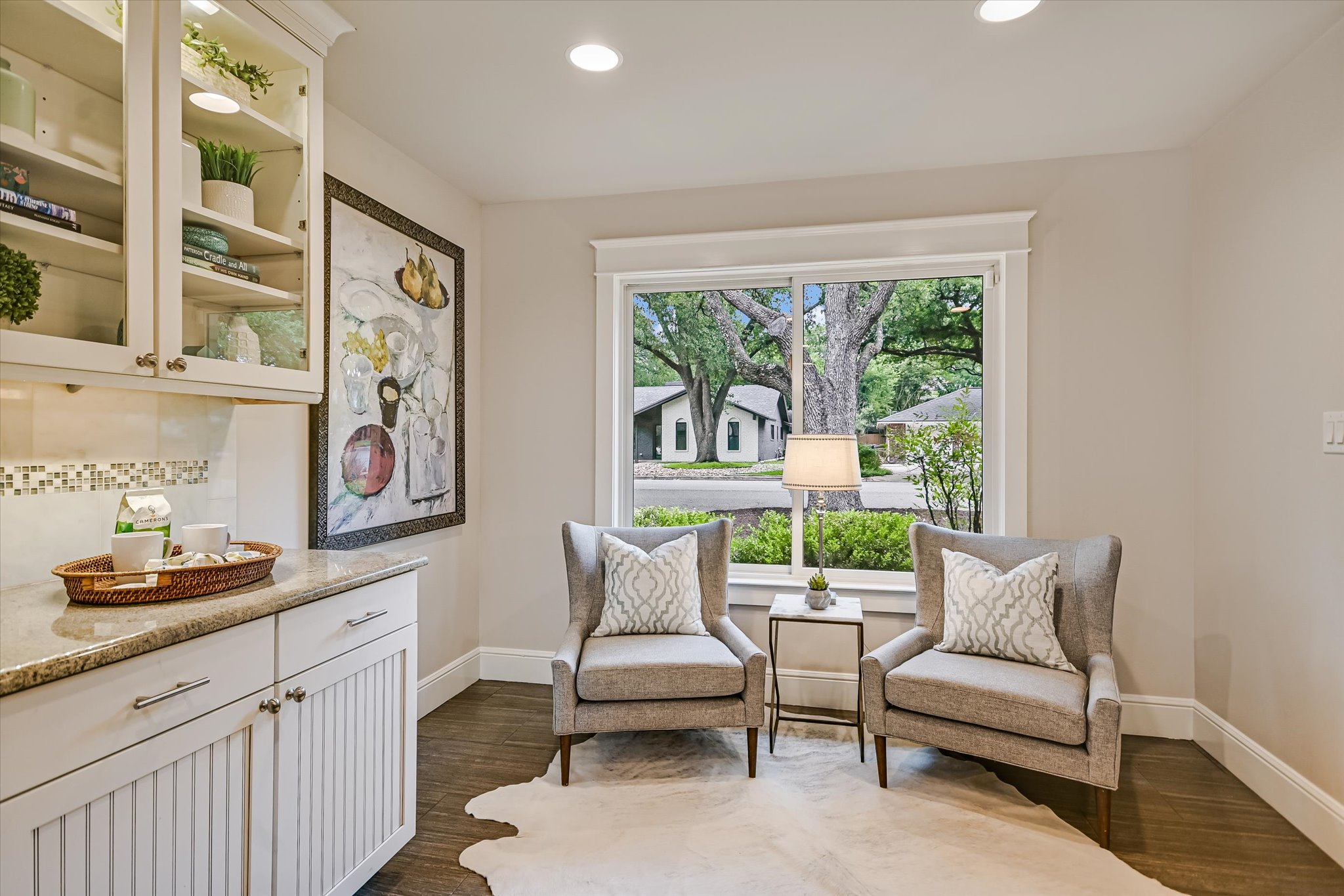 8602 Silver Ridge Drive Austin, TX 78759 - Photo 10 of 40 The breakfast area offers flexibility as a cozy sitting space or casual dining nook.