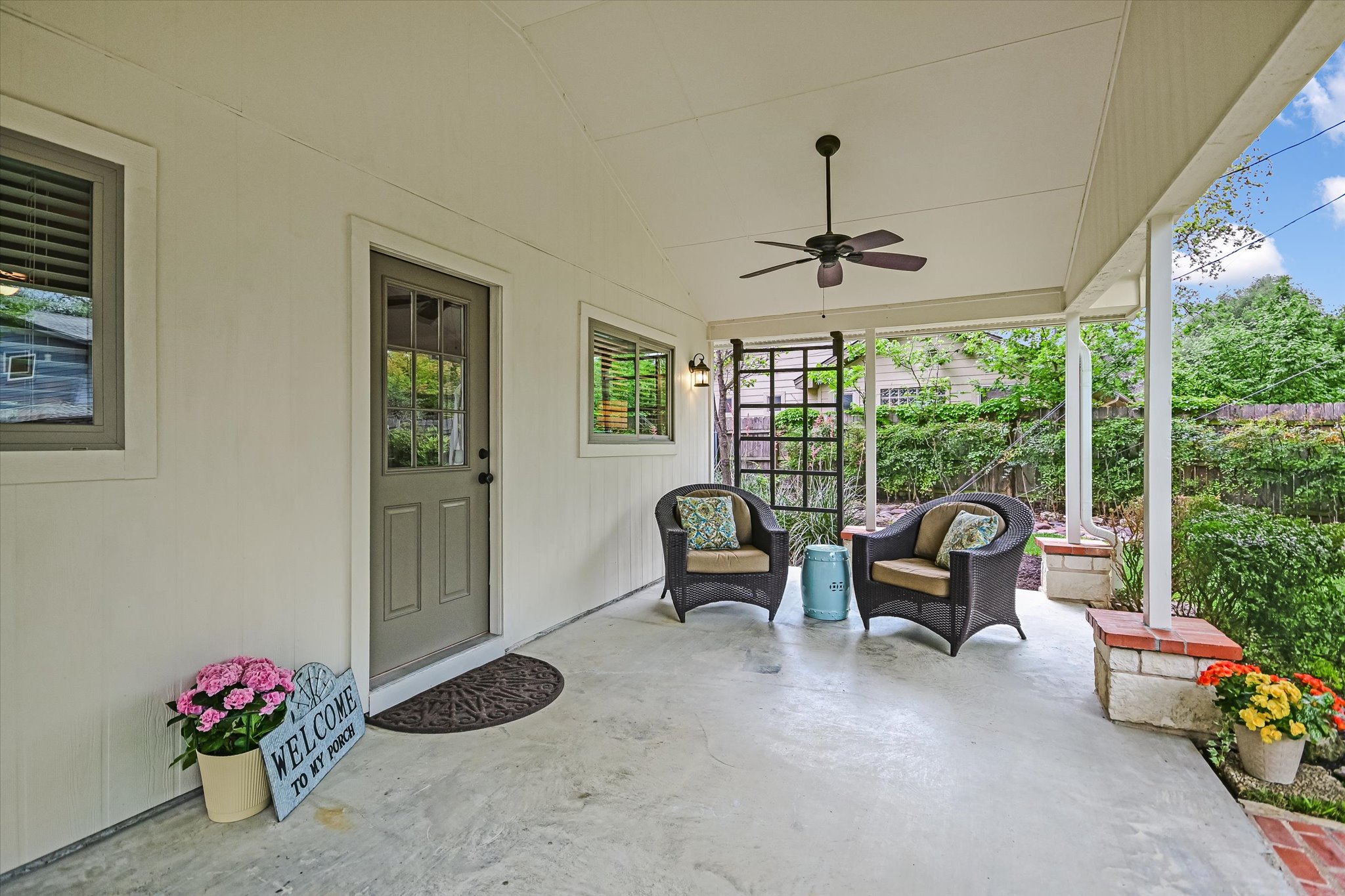 8602 Silver Ridge Drive Austin, TX 78759 - Photo 27 of 40 Plenty of room for both outdoor living and dining furniture.