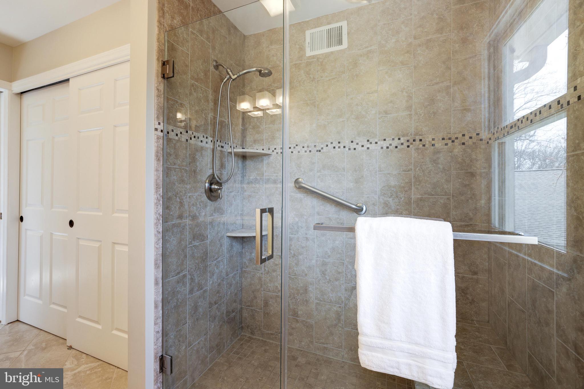 1958 Weybridge Lane Reston, VA 20191 - Photo 29 of 51 Hall Bathroom