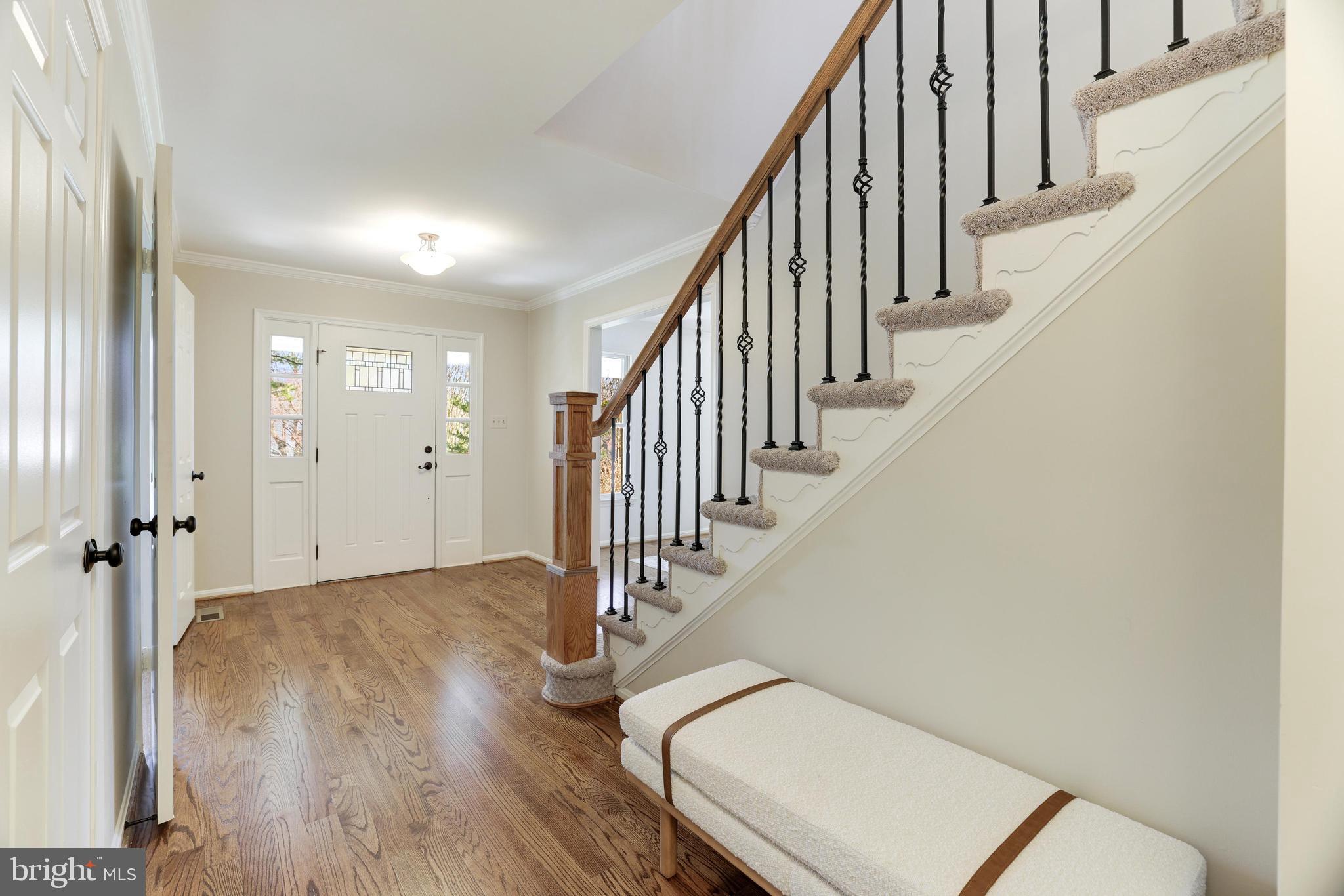 1958 Weybridge Lane Reston, VA 20191 - Photo 5 of 51 Foyer