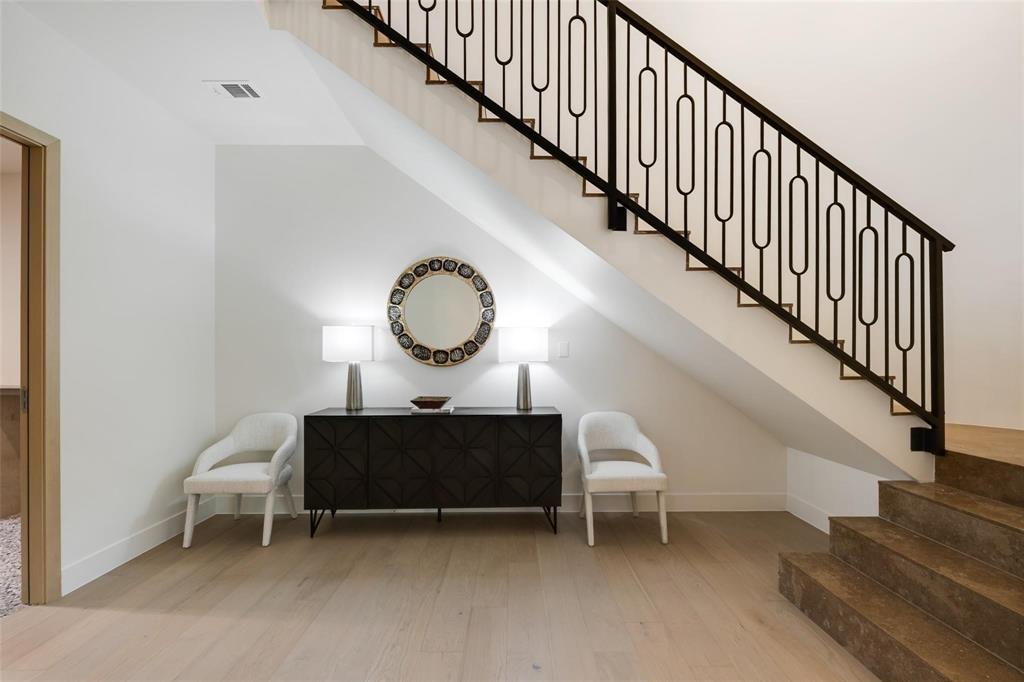 3904 Rochelle Drive Dallas, TX 75220 - Photo 13 of 34