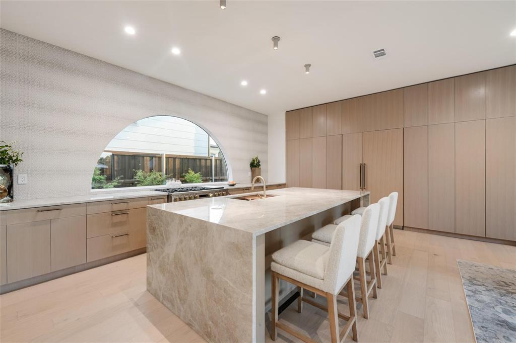 3904 Rochelle Drive Dallas, TX 75220 - Photo 6 of 34