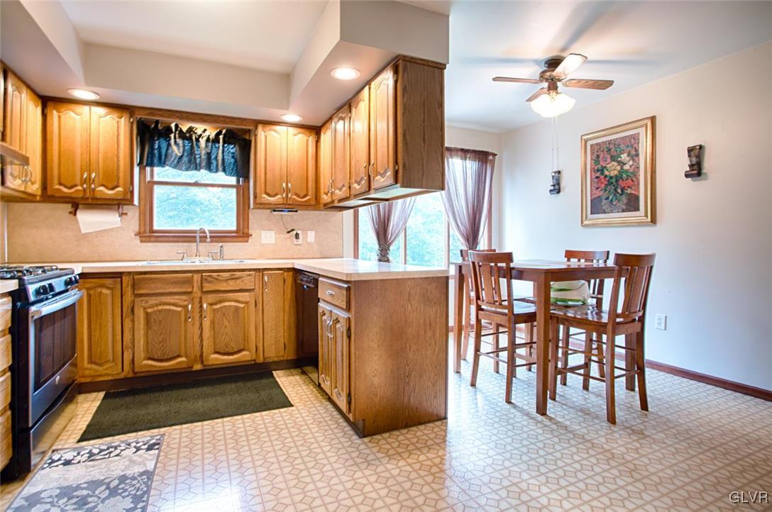 538 Persimmon Road Walnutport, PA 18088 - Photo 6 of 29 Gallery Image 6