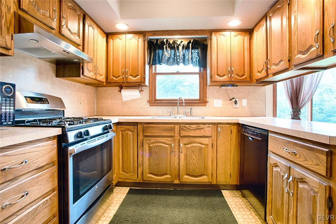 538 Persimmon Road Walnutport, PA 18088 - Photo 7 of 29 Gallery Image 7