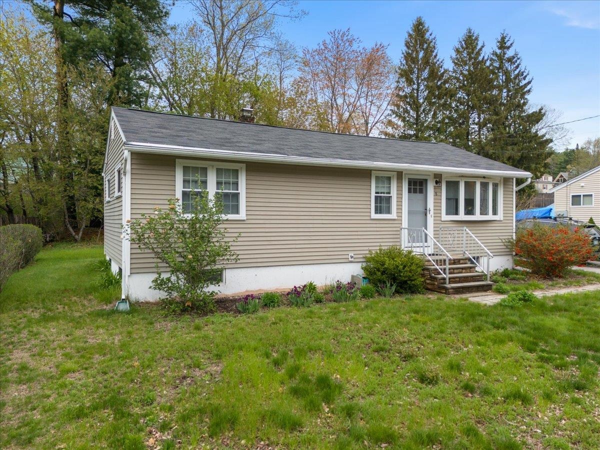 8 Wedgewood Road Dover, NH 03820 - Photo 3 of 38 Gallery Image 3