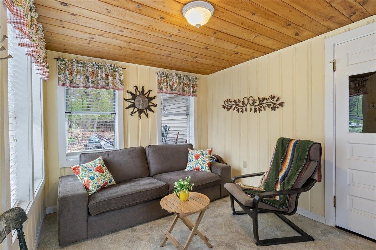 8 Wedgewood Road Dover, NH 03820 - Photo 5 of 38 Gallery Image 5