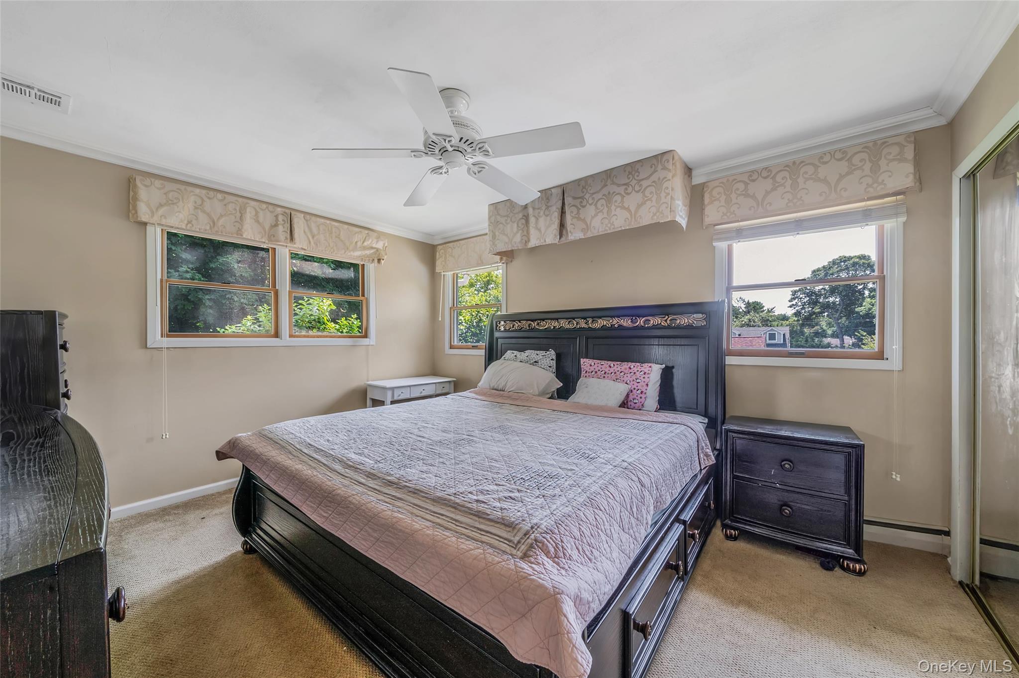 12 Alice Lane Commack, NY 11725 - Photo 26 of 38 Gallery Image 26