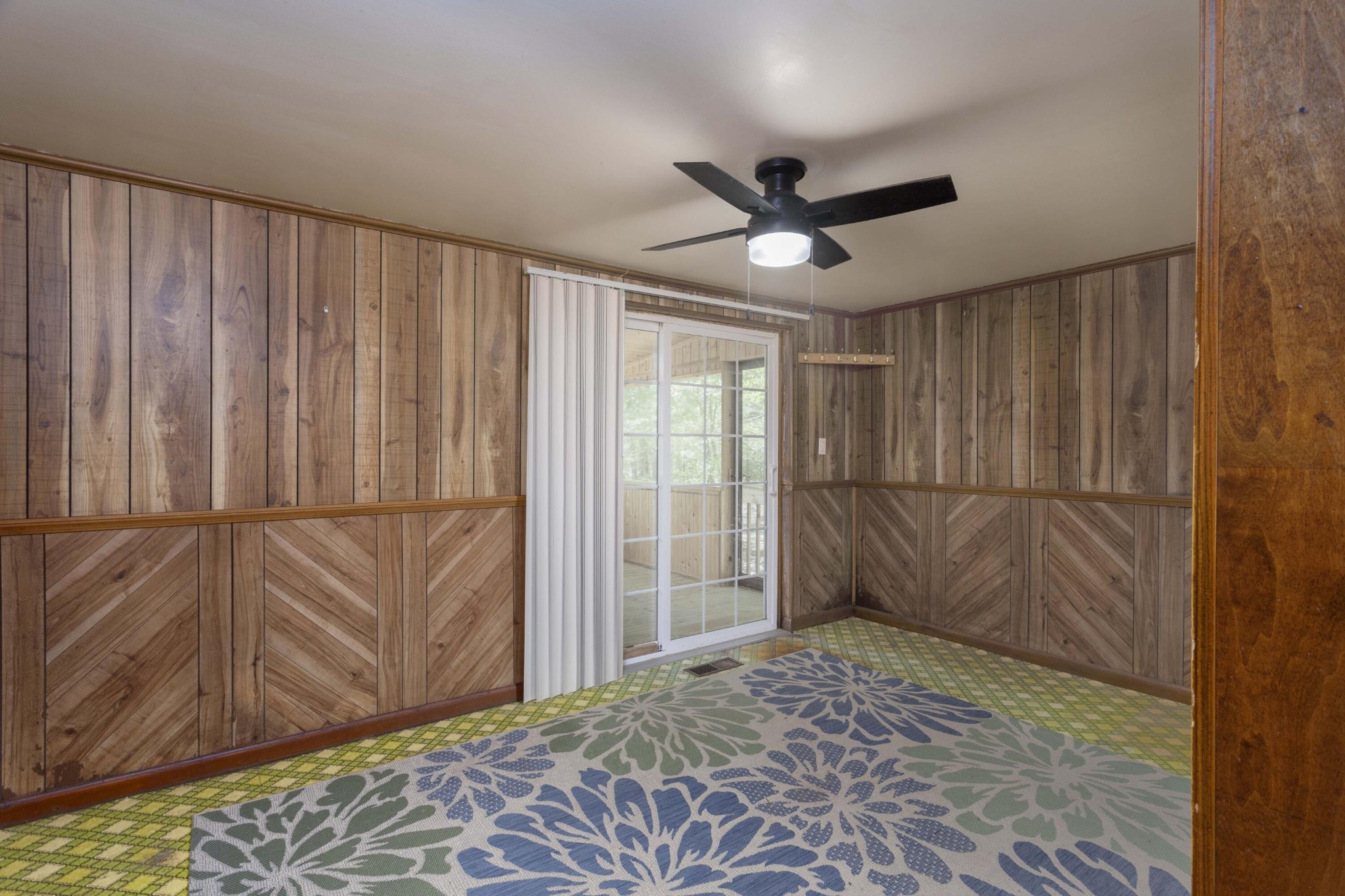 840 Eagle Furnace Road Rockwood, TN 37854 - Photo 12 of 32 a view of a big room with wooden floor and windows