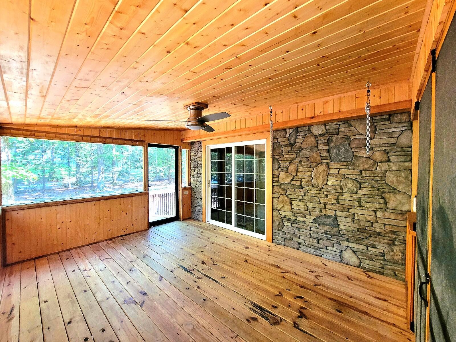 840 Eagle Furnace Road Rockwood, TN 37854 - Photo 14 of 32 a view of balcony with wooden floor and fence