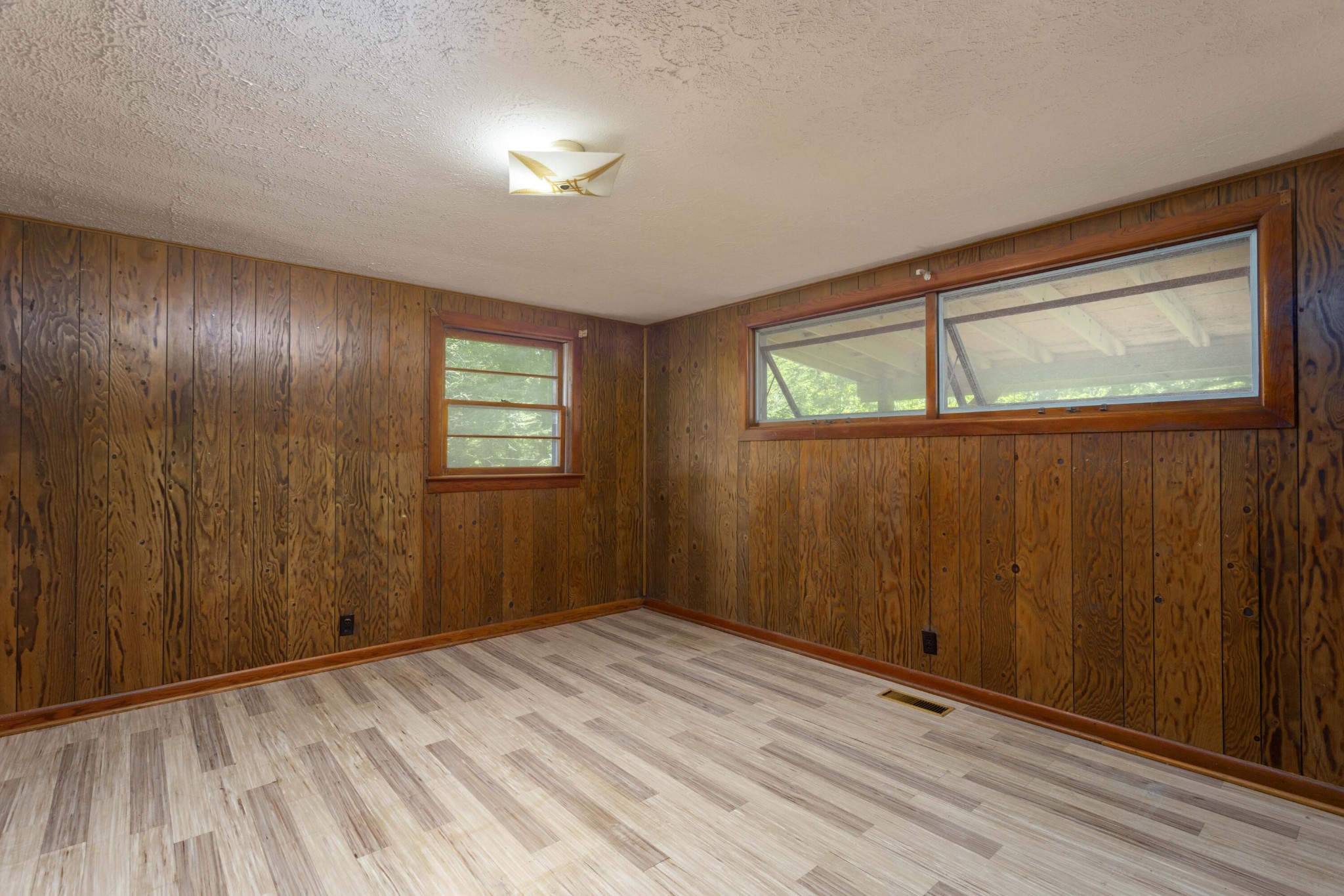 840 Eagle Furnace Road Rockwood, TN 37854 - Photo 19 of 32 a view of empty room with wooden floor and fan