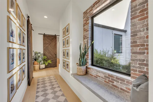 a view of a entryway of a building