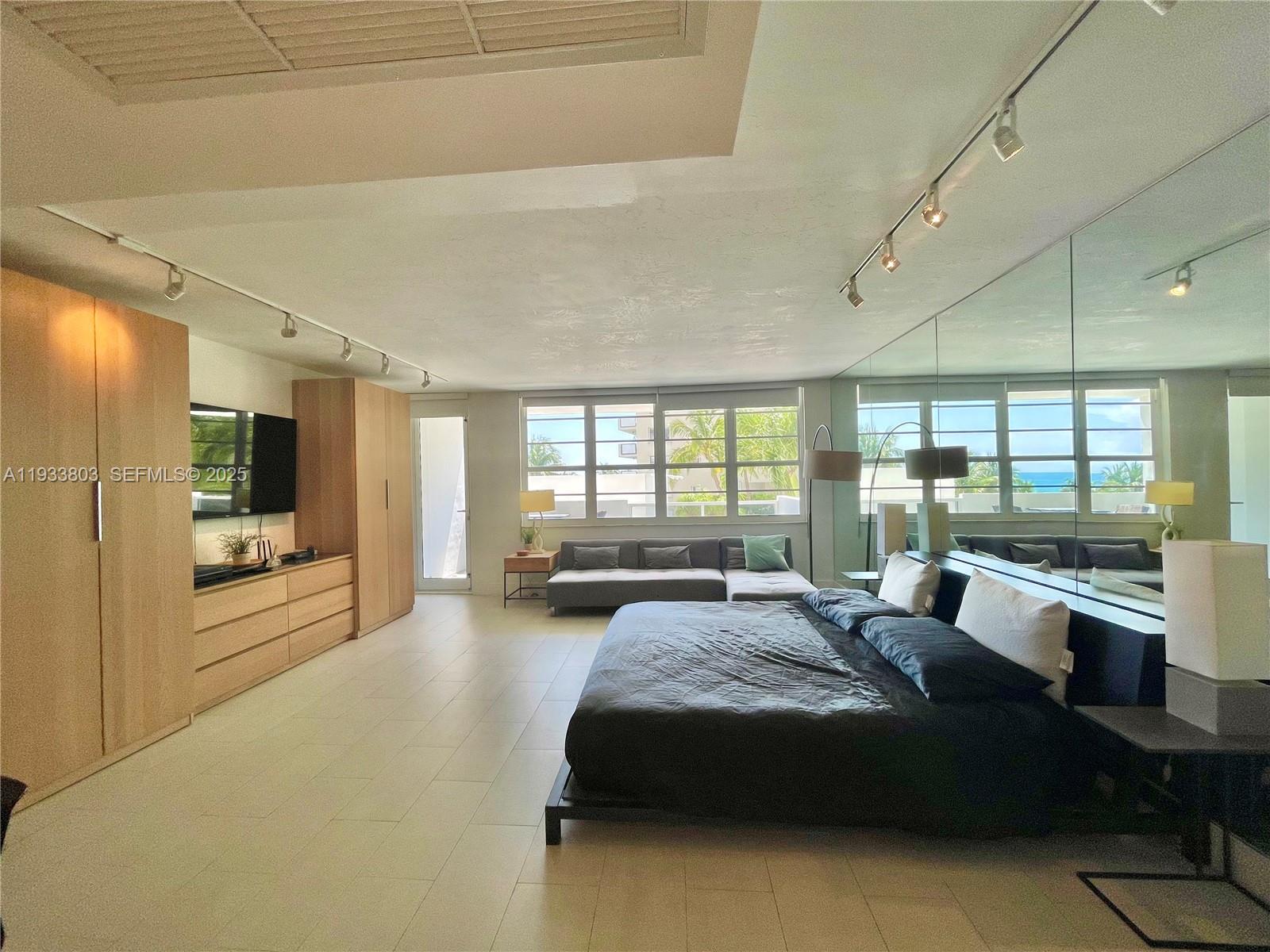 100 Lincoln Road, Unit 440 Miami Beach, FL 33139 - Photo 2 of 18