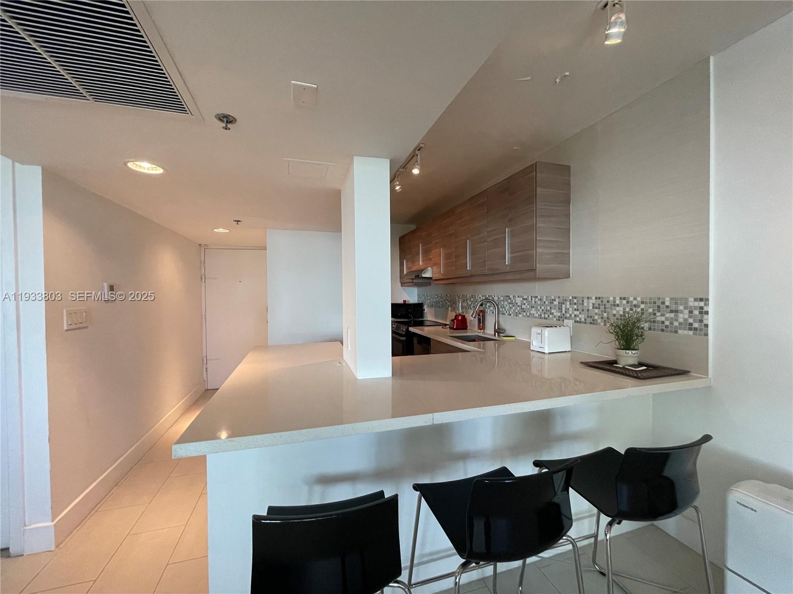 100 Lincoln Road, Unit 440 Miami Beach, FL 33139 - Photo 3 of 18