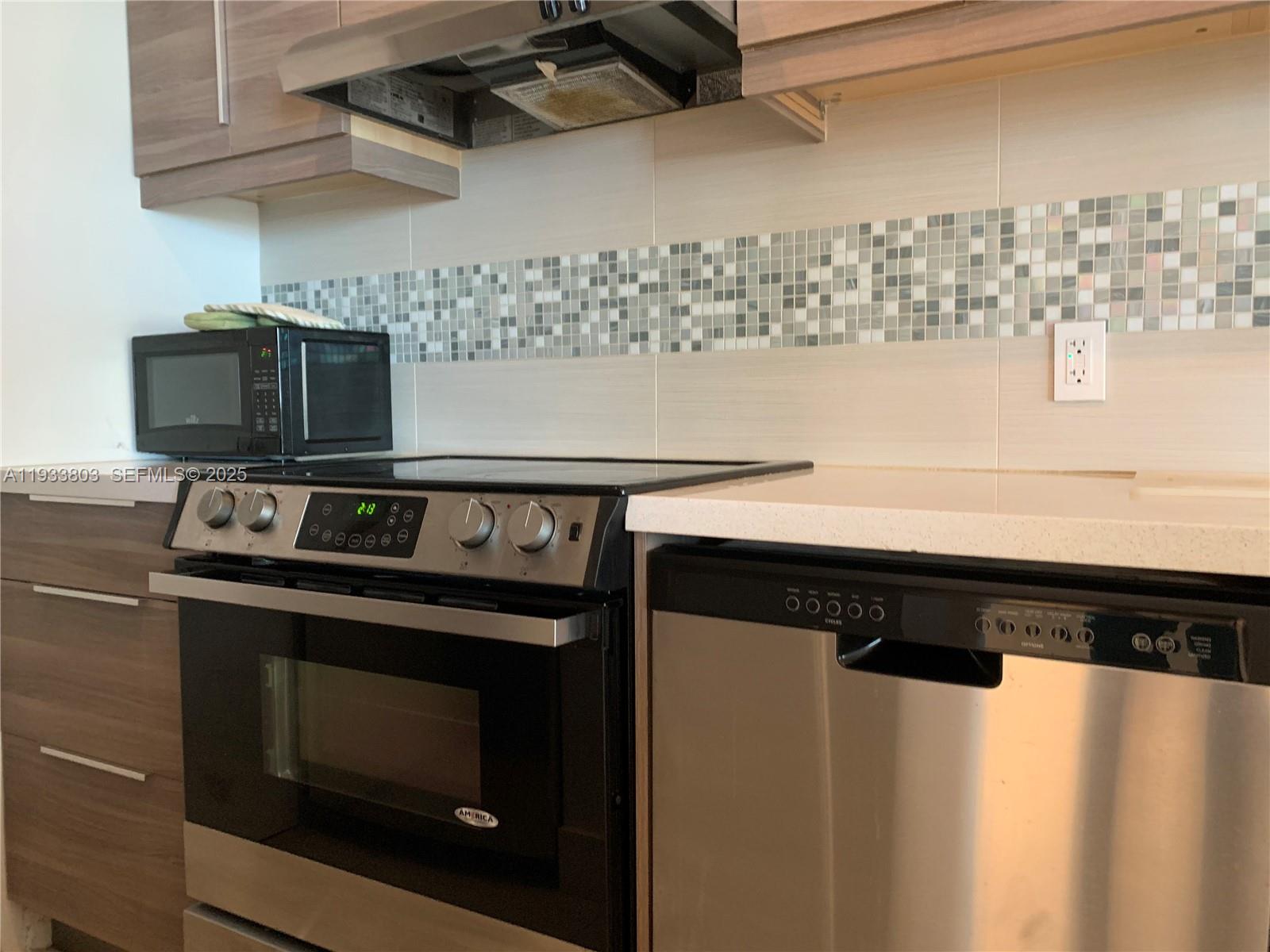 100 Lincoln Road, Unit 440 Miami Beach, FL 33139 - Photo 6 of 18