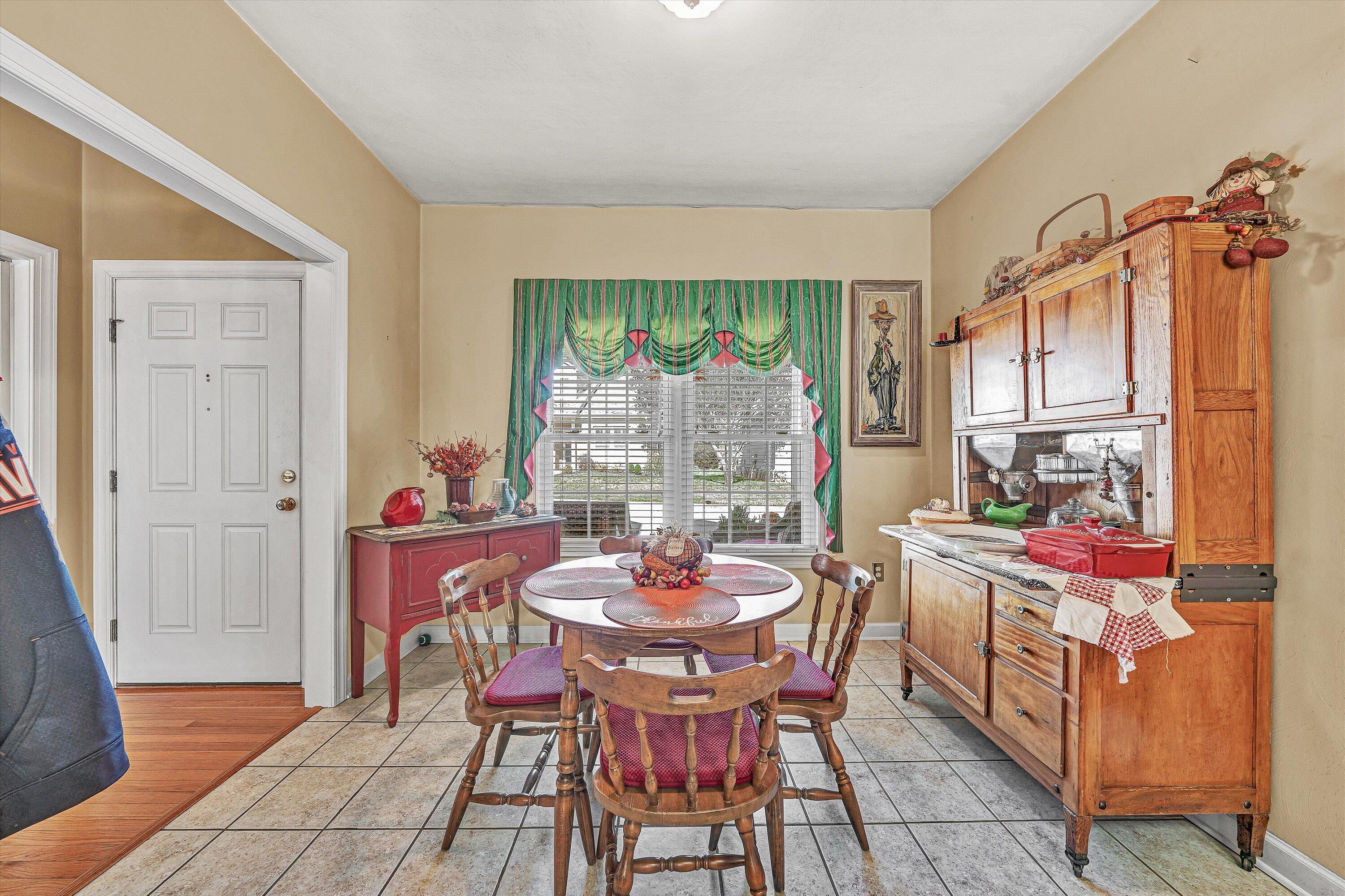 5432 Quail Ridge Circle Roanoke, VA 24018 - Photo 16 of 61 06-DSC00154