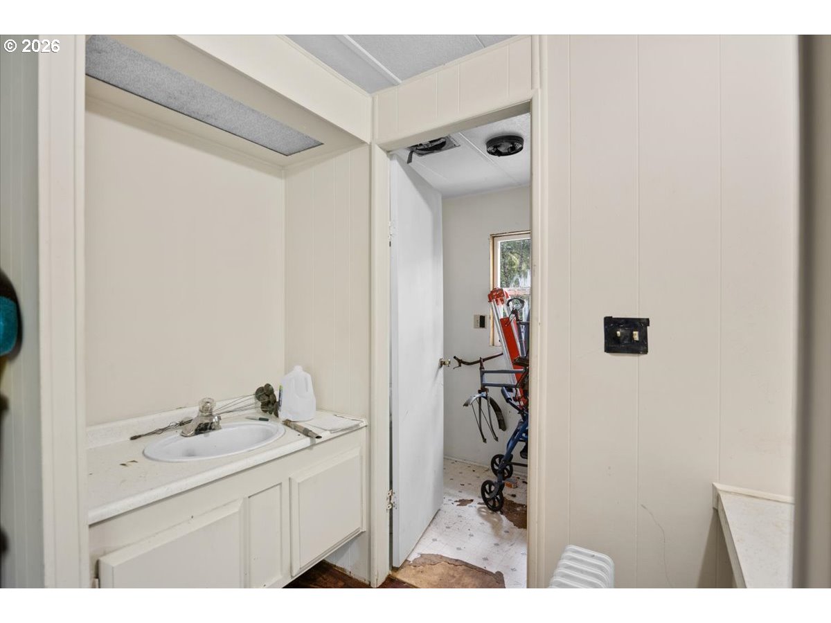 796 Lees Crk Road Myrtle Creek, OR 97457 - Photo 11 of 31