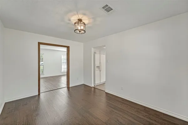 $476,500 | 17 East Wandering Oak Drive, The Woodlands, TX 77381